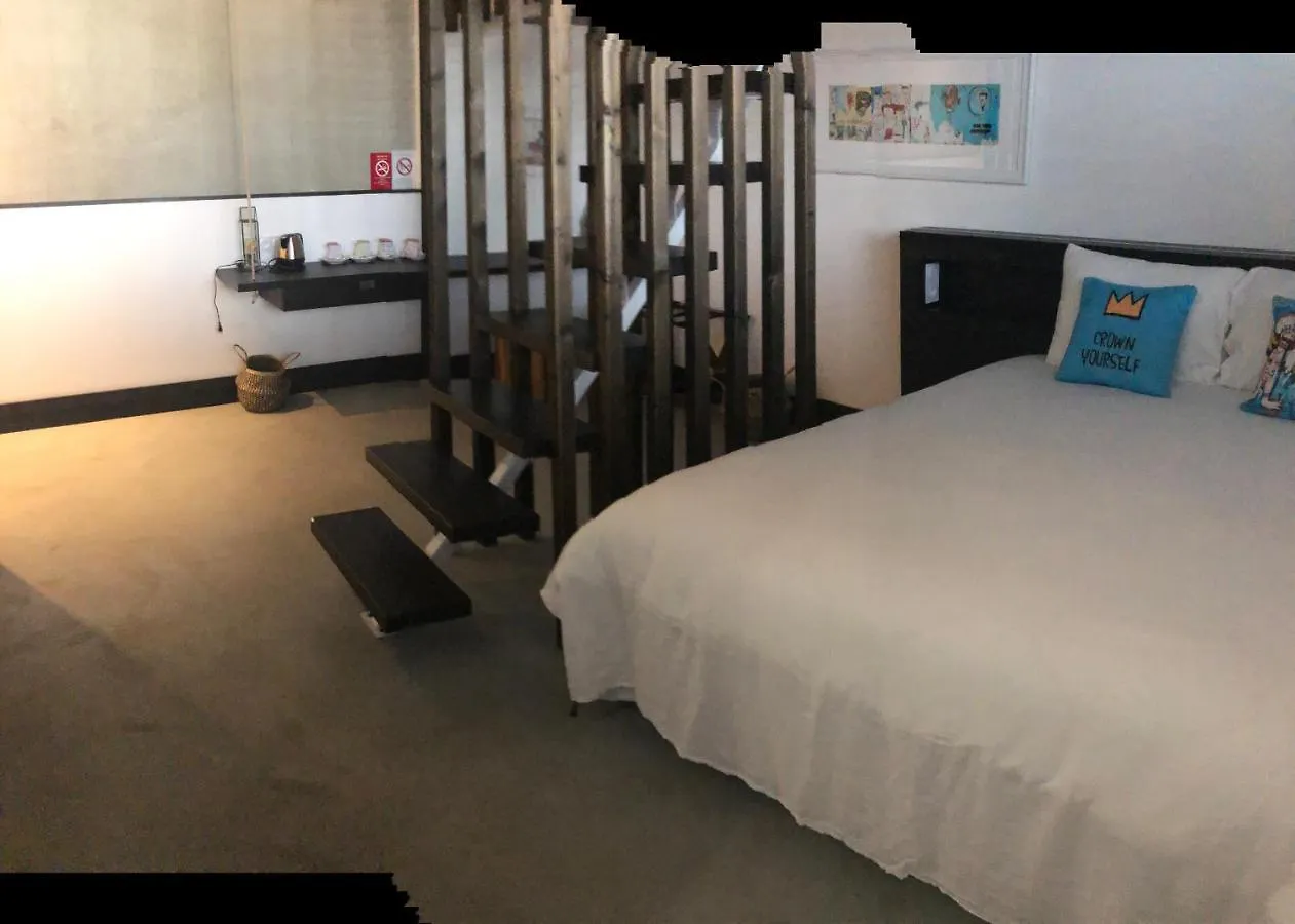 Le B Complexe Hotel Lozanne 0*,