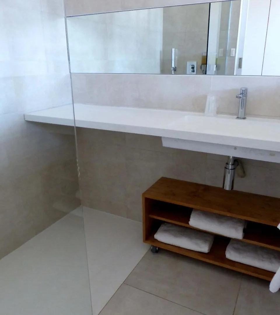 Le B Complexe Hotel Lozanne 0*,