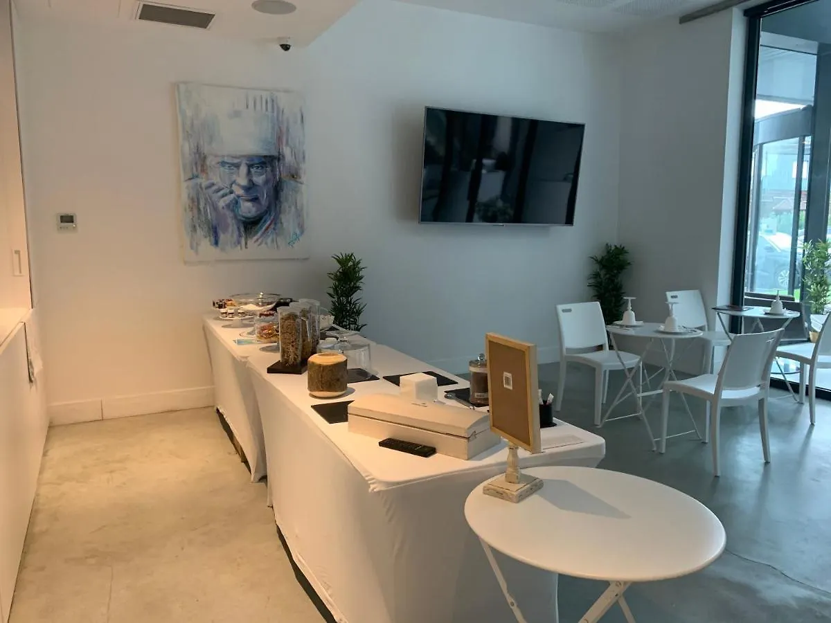 Le B Complexe Hôtel Lozanne